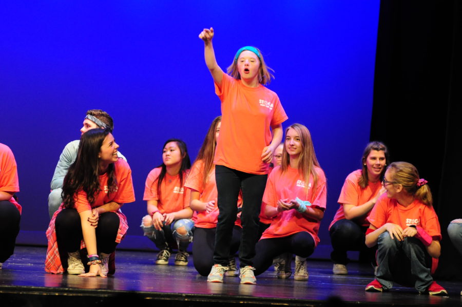 Best Buddies throws back to 90s in talent show