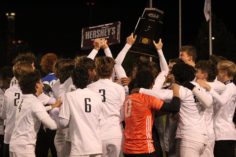 Boys soccer defeats Seneca Valley for state title