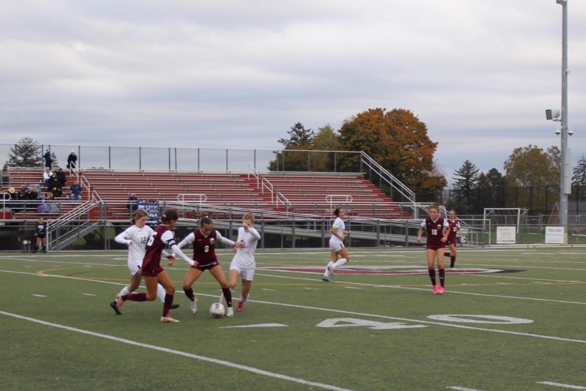 Girls soccer dominates 6-0 in district semifinals, advances to finals