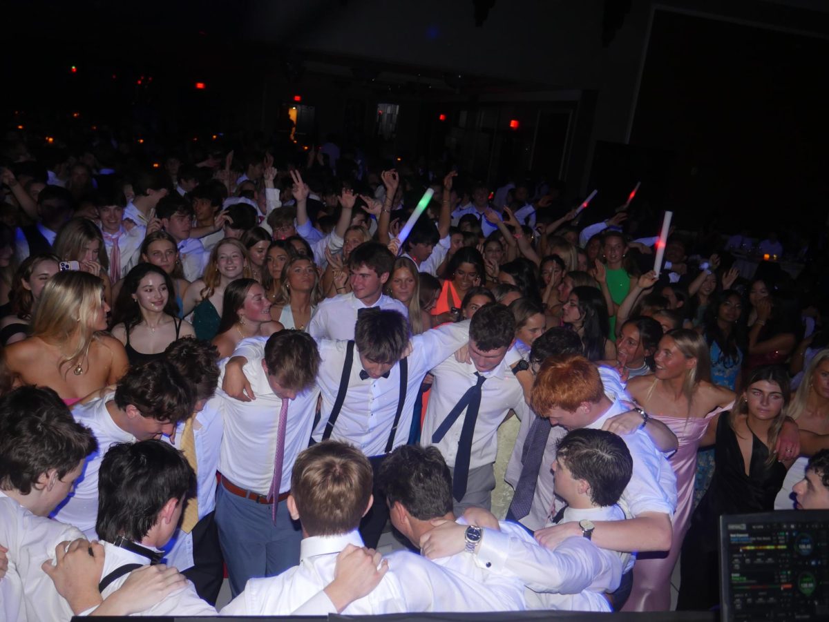 Gatsby Glamour: Juniors go to first prom 