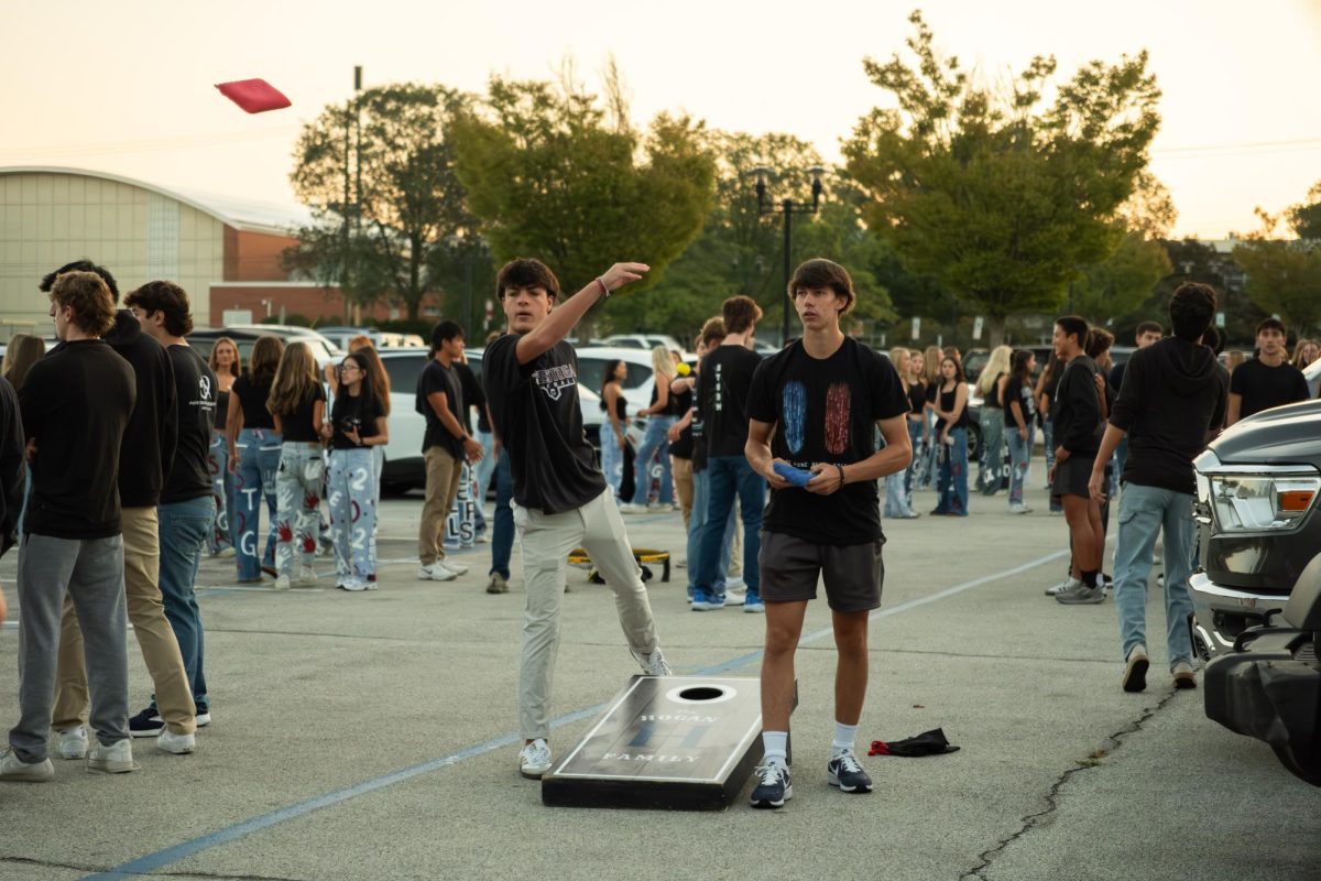 Seniors gather for annual senior sunrise