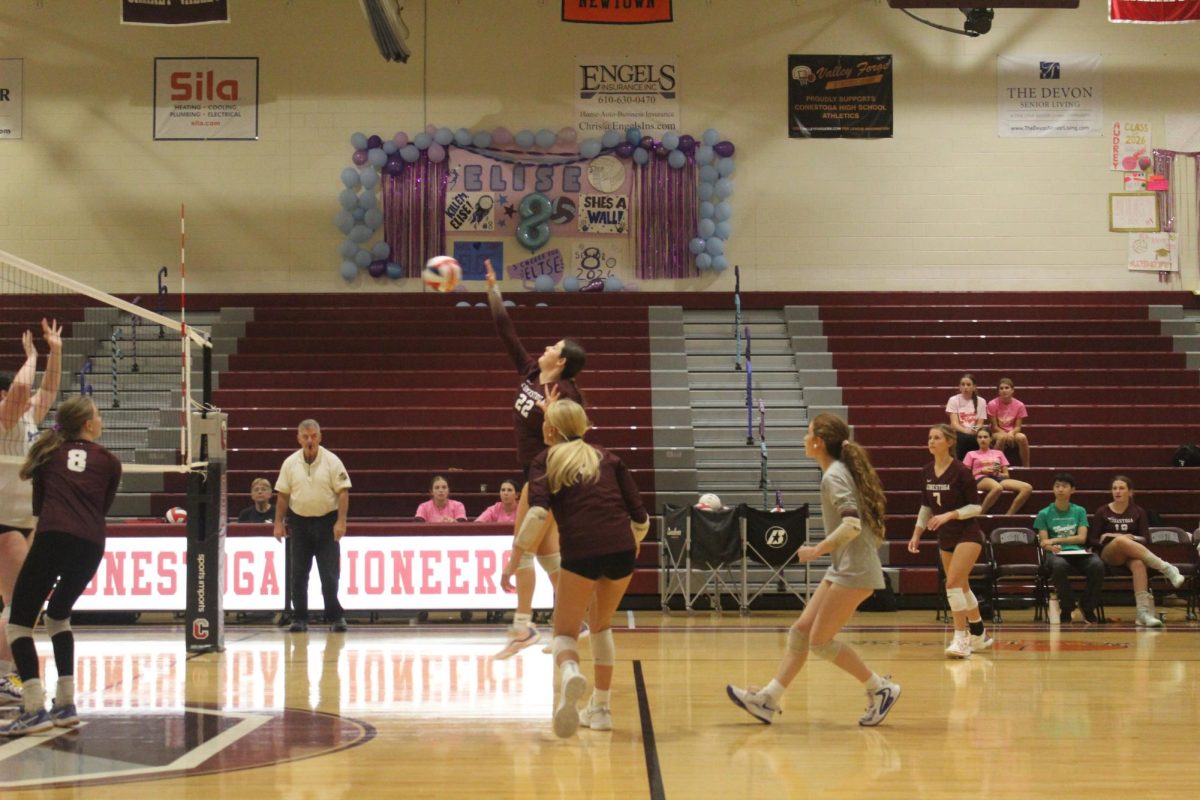 Girls volleyball falls to Springfield 3-0 on Senior Night