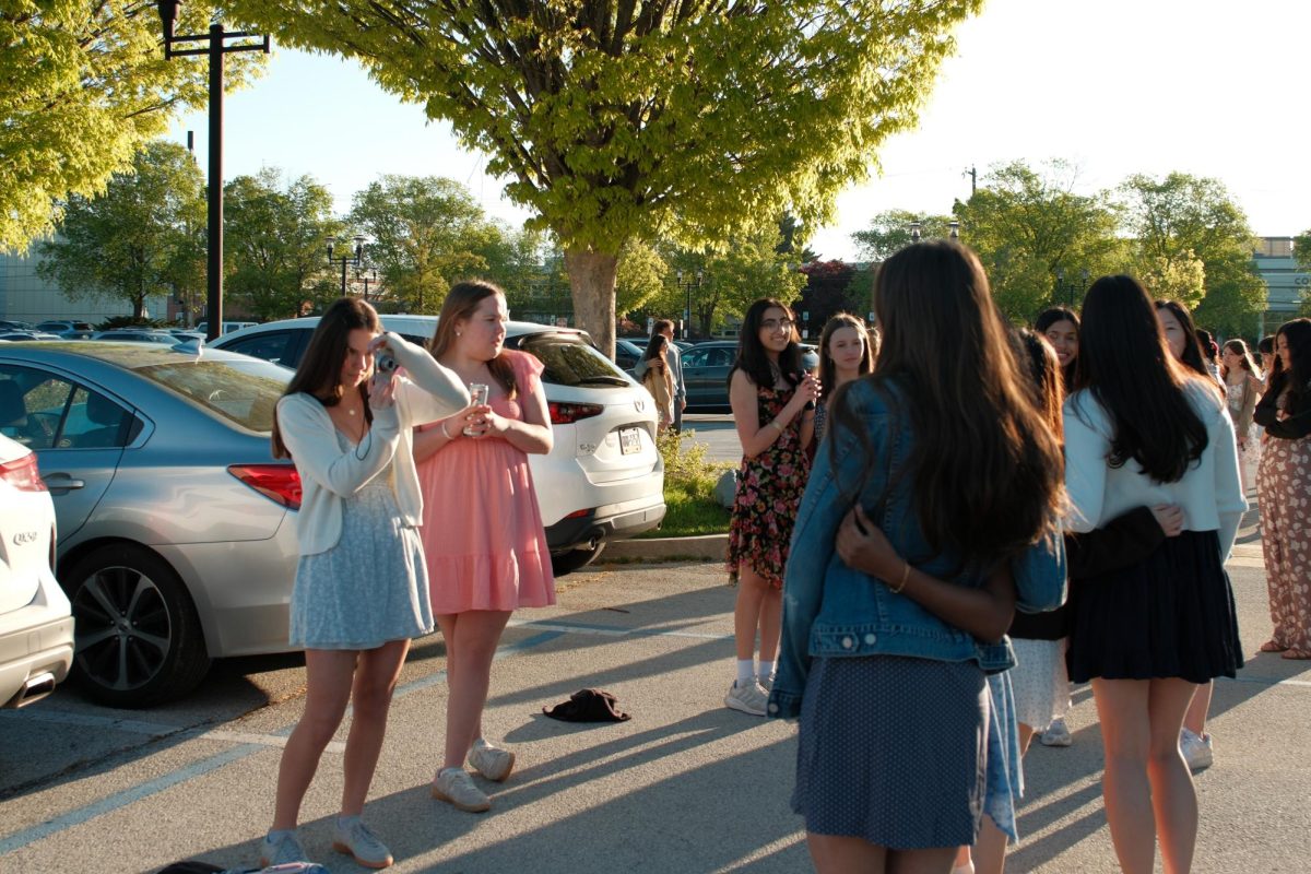 Class of 2026 celebrates senior sunrise and college decisions day